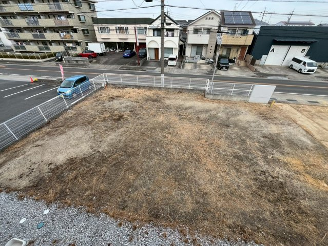 豊明市倉庫付き事務所の駐車場