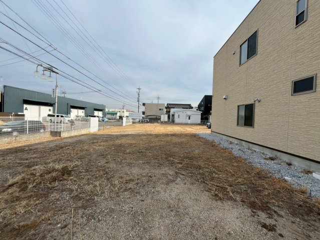 豊明市倉庫付き事務所の外観