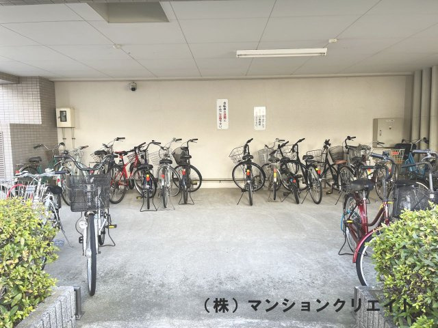ファミール大手町（投資）の駐輪場