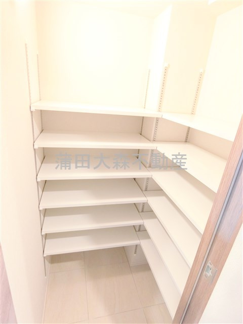 ラティエラ大鳥居の設備|玄関収納　シューズインクローゼット