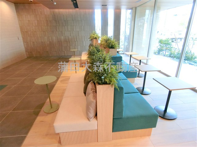 ラティエラ大鳥居のロビー