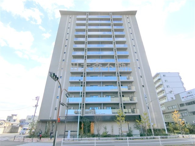 ラティエラ大鳥居の外観