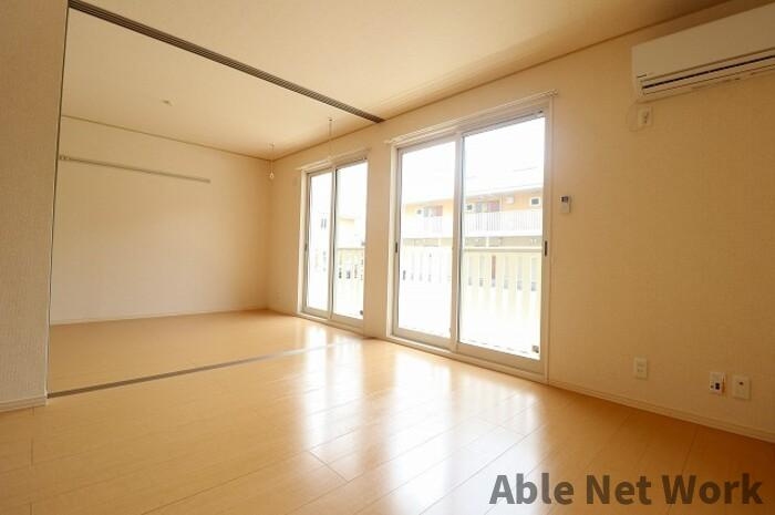 ウィルスクエアBの居間・リビング|10帖のLDK