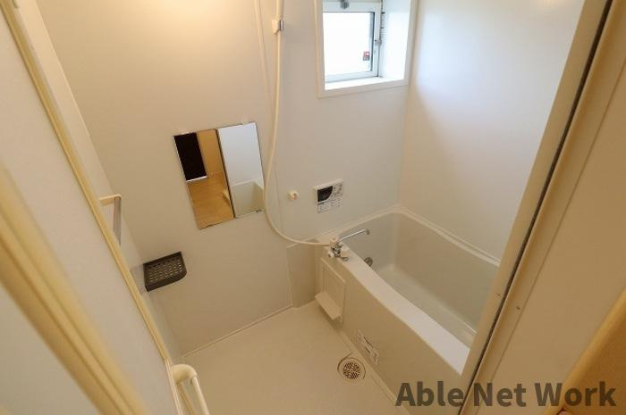 ウィルスクエアBの浴室|追い焚き機能付