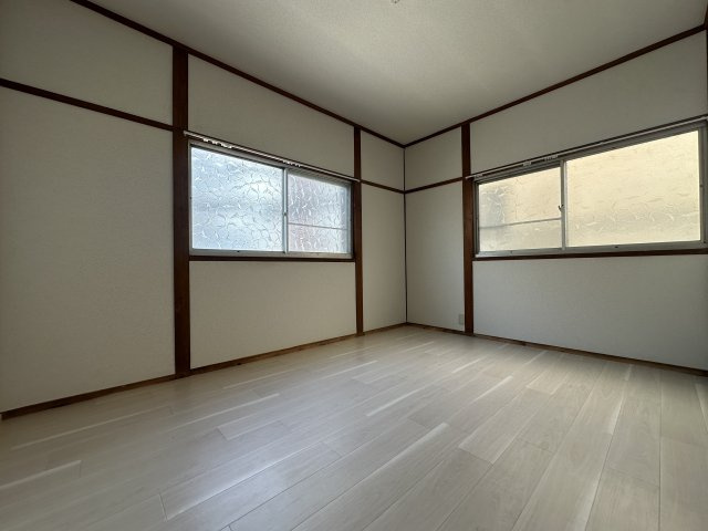 明石市和坂稲荷町戸建の洋室