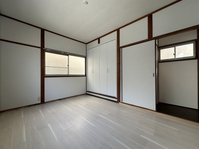 明石市和坂稲荷町戸建の洋室