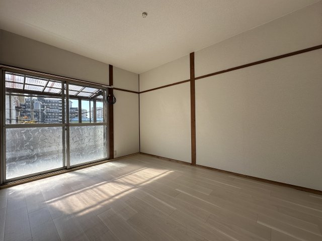 明石市和坂稲荷町戸建の洋室