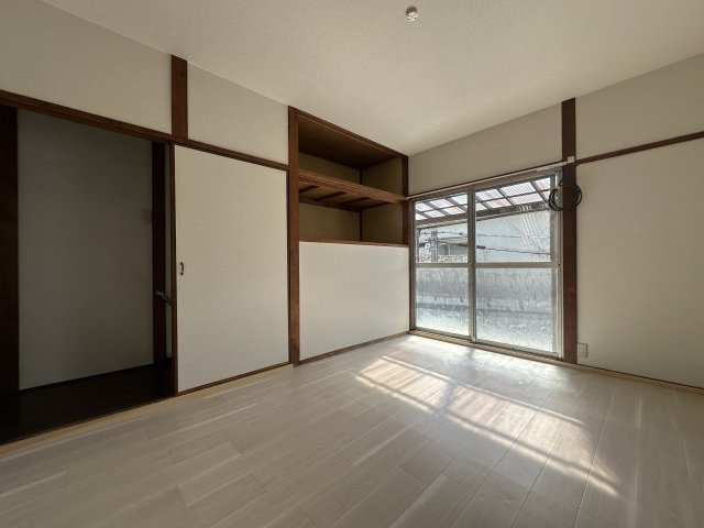 明石市和坂稲荷町戸建の洋室