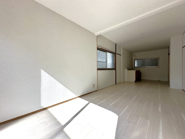 明石市和坂稲荷町戸建のキッチン