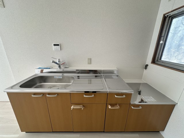 明石市和坂稲荷町戸建のキッチン