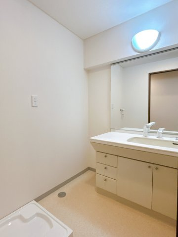 リフォーム中古マンション　アクアディア大垣　平成8年築の独立洗面台