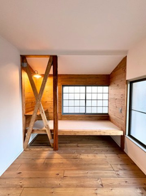  | 所沢市星の宮　中古 | おこもり空間・ヌックにもなる、デイベッドと書斎をプラスし、
リモートワークもできる空間に仕上げました。