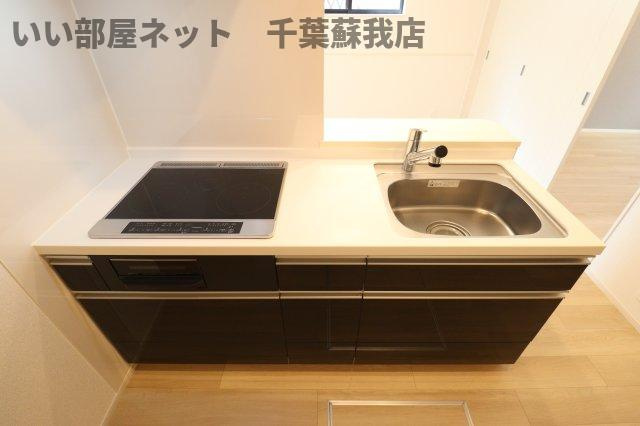 ウルルⅡのキッチン|コンパクトなキッチンで掃除もラクラク