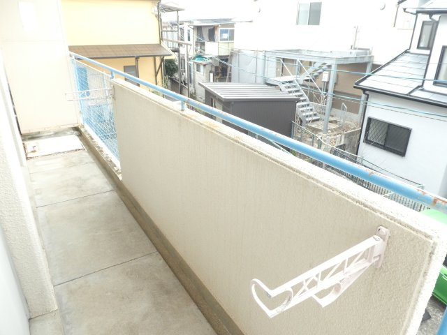 モダンアパートメント神戸宝塚Ⅱのバルコニー