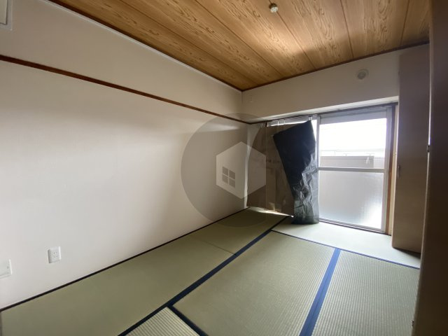 ロイヤルサカエマンションの和室