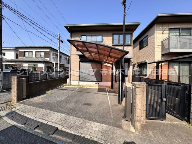 山﨑邸西棟の外観|日当り、通風良好な一戸建て住宅です♪