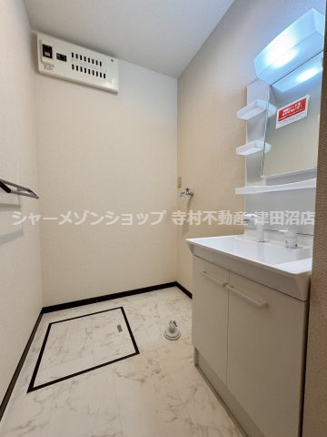 山﨑邸西棟の洗面所
