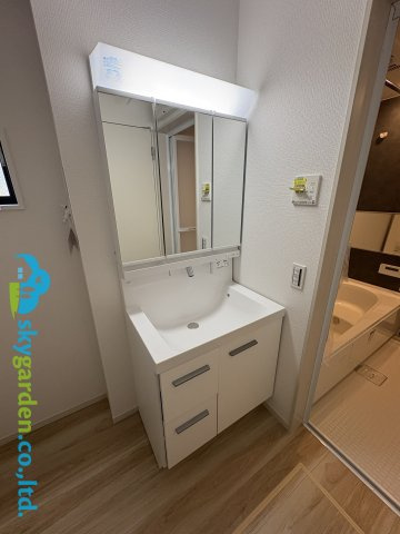 茅ヶ崎市松尾1期　新築戸建の独立洗面台|朝の身支度には欠かせない独立洗面化粧台