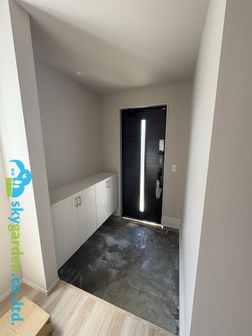 茅ヶ崎市松尾1期　新築戸建の玄関|令和8年4月3日施工中