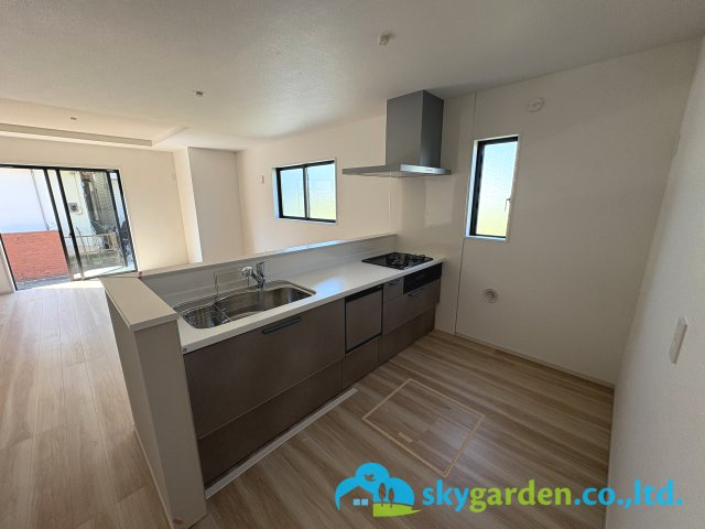 茅ヶ崎市松尾1期　新築戸建のキッチン|視界良好のオープンキッチン