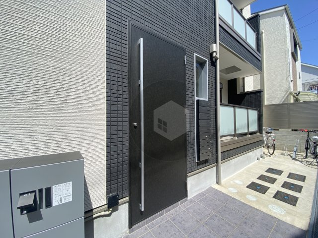 F asesiaグロリアのエントランス