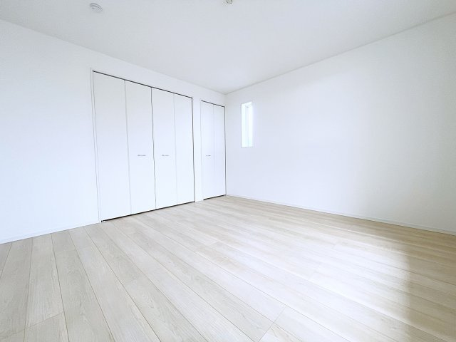 想定年間賃料132万　想定利回り6.67％　木造戸建の洋室