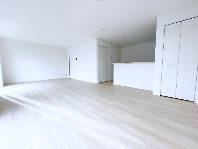 想定年間賃料132万　想定利回り6.67％　木造戸建の居間・リビング