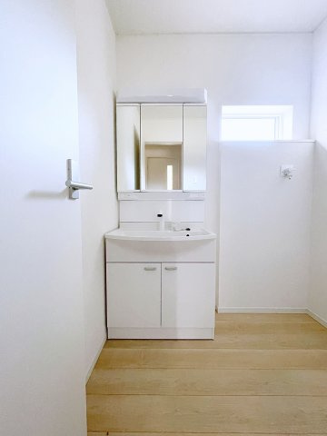 想定年間賃料132万　想定利回り6.67％　木造戸建の独立洗面台