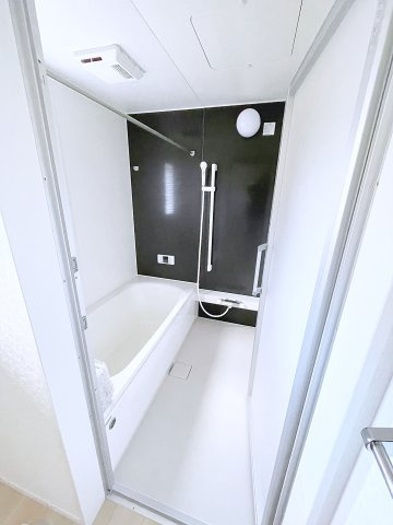 想定年間賃料132万　想定利回り6.67％　木造戸建の浴室