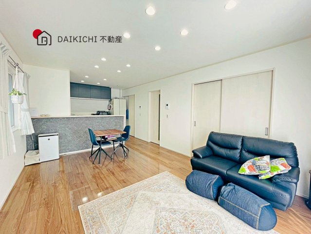 【居間・リビング】 | 鴻巣市小松3丁目　中古戸建