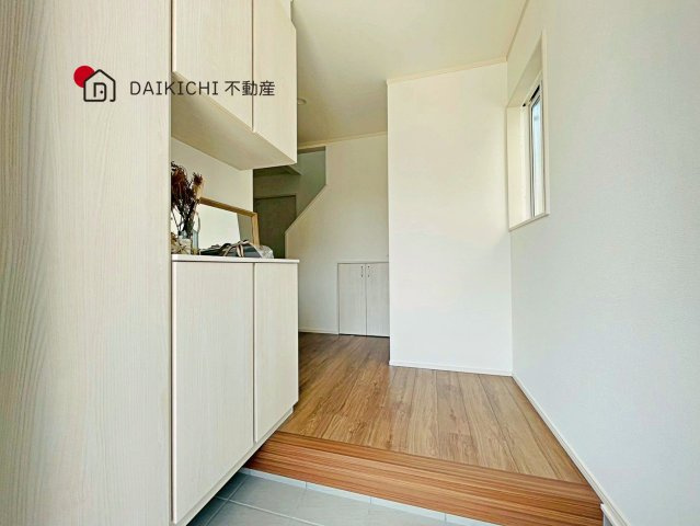 【玄関】 | 鴻巣市小松3丁目　中古戸建