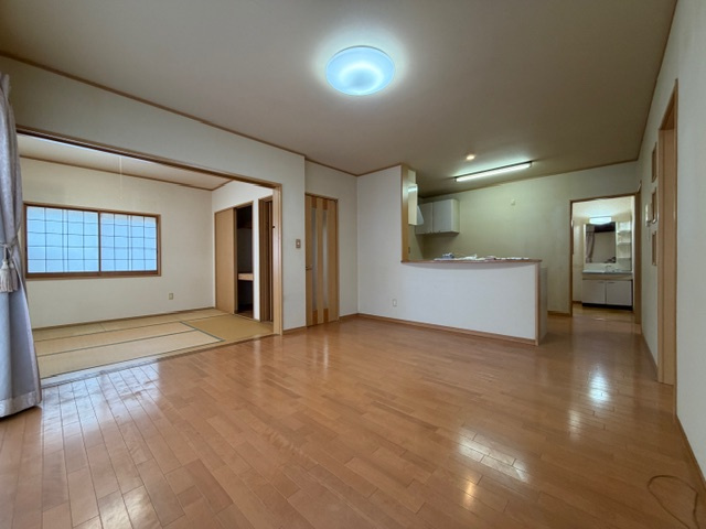 都城市五十町の中古一戸建の居間・リビング