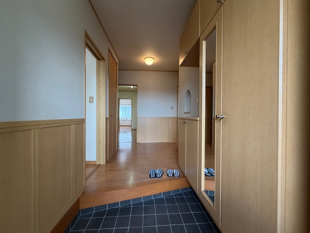 都城市五十町の中古一戸建の玄関
