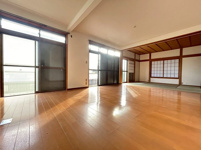 外院3丁目戸建の居間・リビング