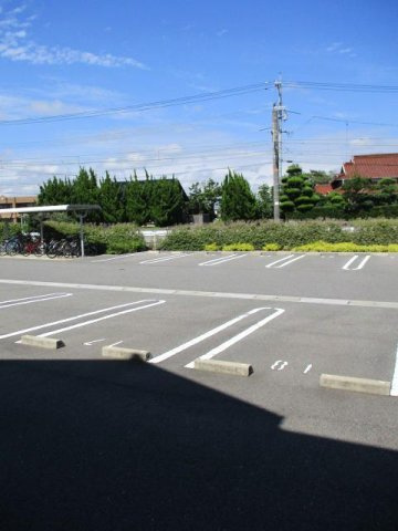 センプレ　ヴェルデⅡの駐車場