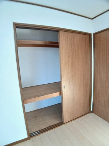 ロイヤルパレス村松ⅡＡの収納