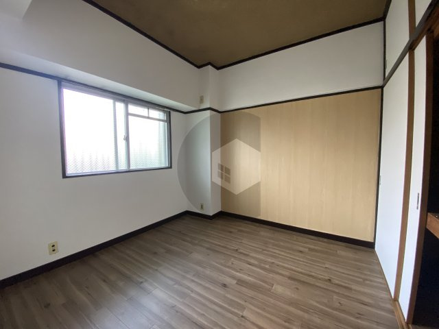 エステマール弥刀の洋室