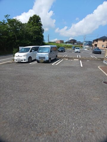 メゾン・ド・セリーヌ　Ⅳの駐車場