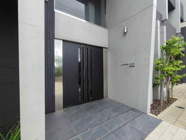 ステージファースト浅草桜橋のエントランス