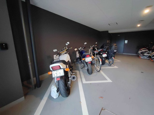 ステージファースト浅草桜橋の駐車場