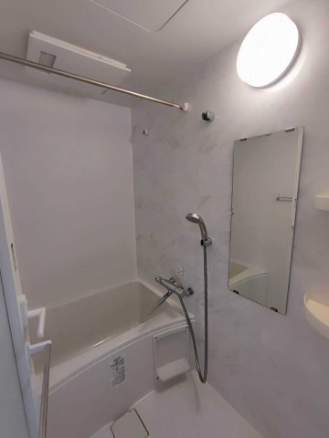 ステージファースト浅草桜橋の浴室