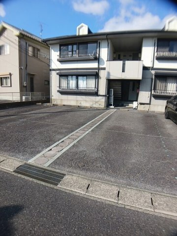 ヴィラたかせの駐車場