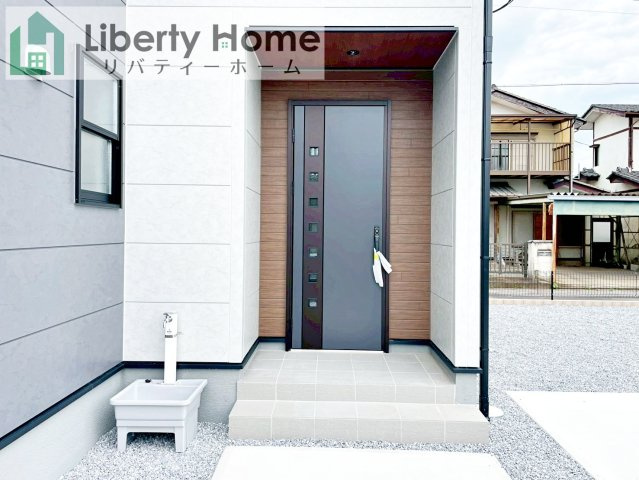 第2古河市諸川　新築戸建　2号棟のエントランス