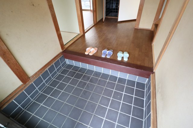 今井町戸建の玄関