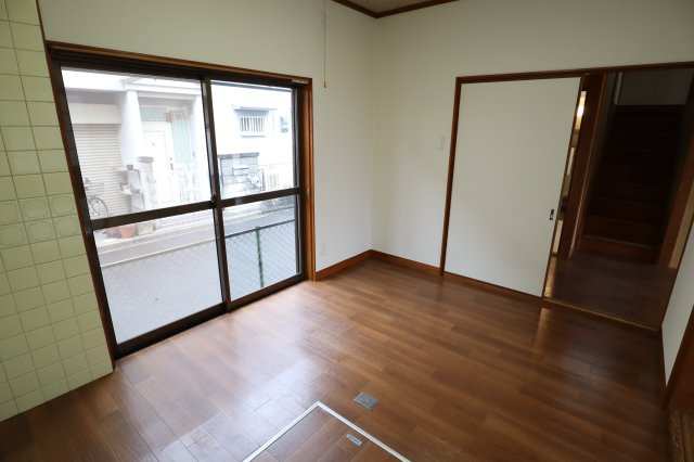 今井町戸建の居間・リビング