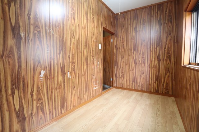 今井町戸建の洋室