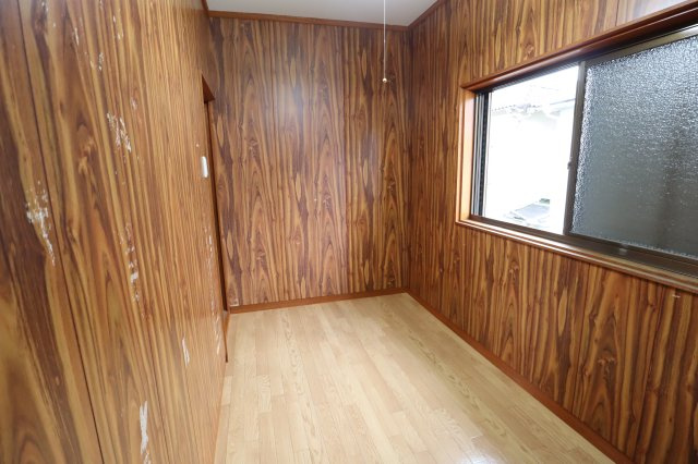 今井町戸建の洋室