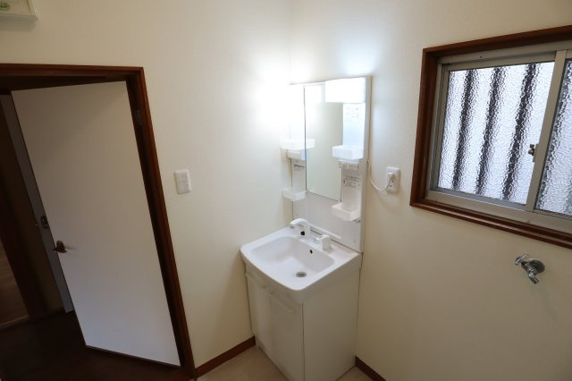 今井町戸建の洗面所