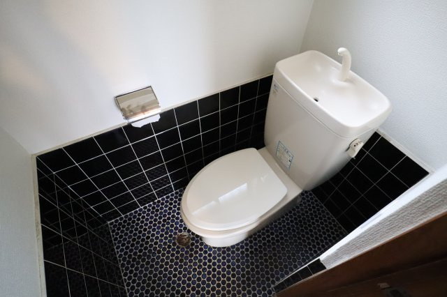 今井町戸建のトイレ