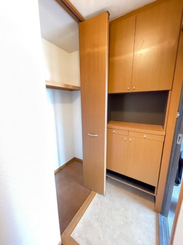 ウィルモア床波B棟の収納